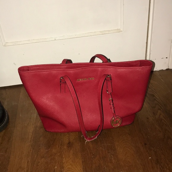 Michael Kors Handbags - MK JetSet Travel Md Saffiano Leather Top-zip Tote